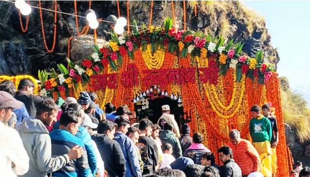 चतुर्थ केदार रूद्रनाथ के कपाट श्रद्धालुओं के लिए खुले, वैदिक मंत्रोच्चार के साथ हुई विधिवत पूजा