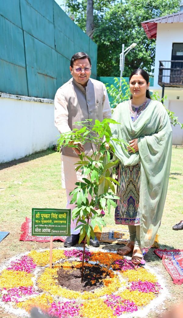 “एक पेड़ मां के नाम”: मुख्यमंत्री पुष्कर सिंह धामी ने किया पौधारोपण, जनता से की सहभागिता की अपील