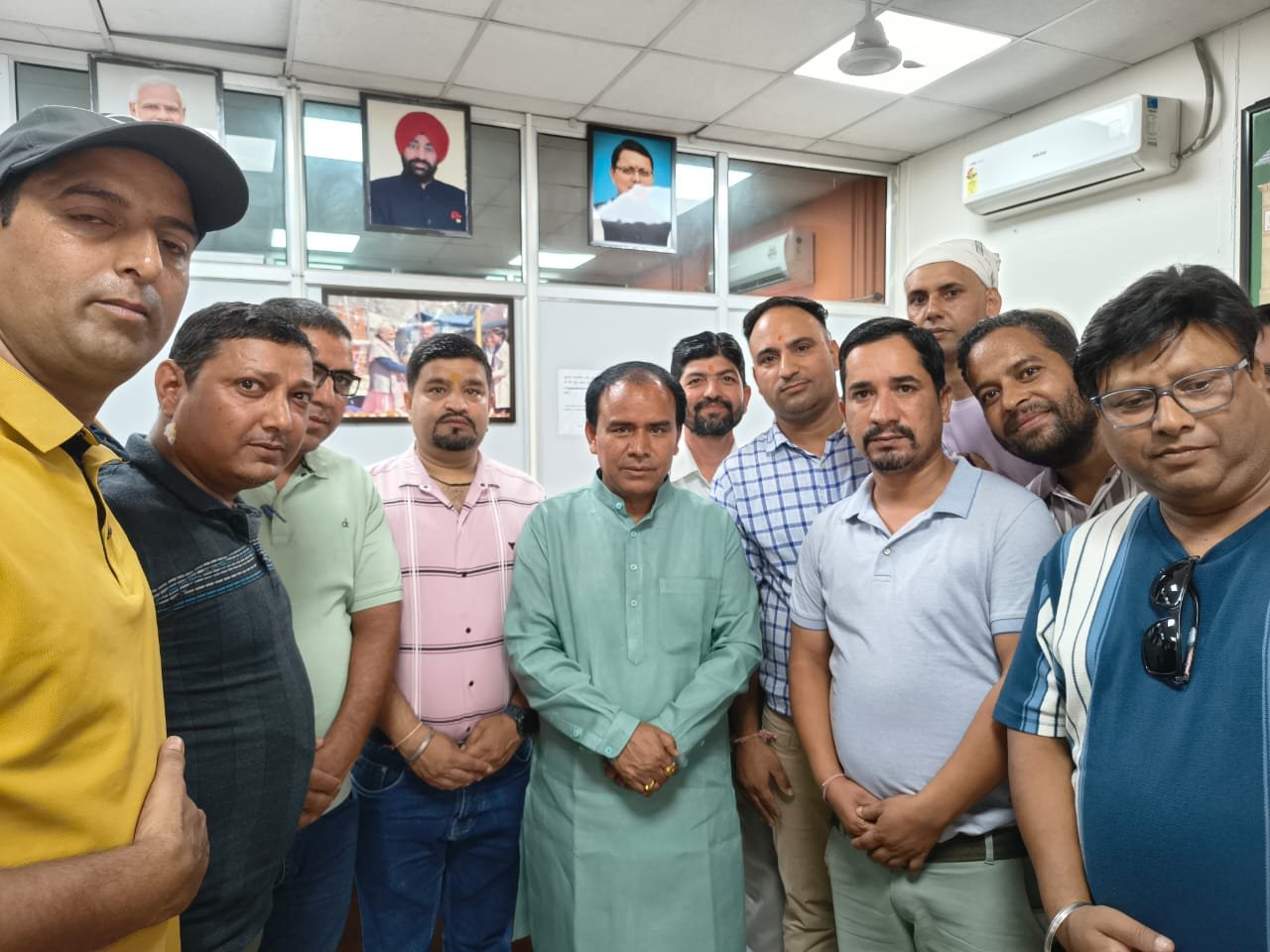 उत्तराखंड के शारीरिक प्रशिक्षित बेरोजगारों की गुहार  फाइल दौड़ रही है, नौकरी नहीं मिल रही!”