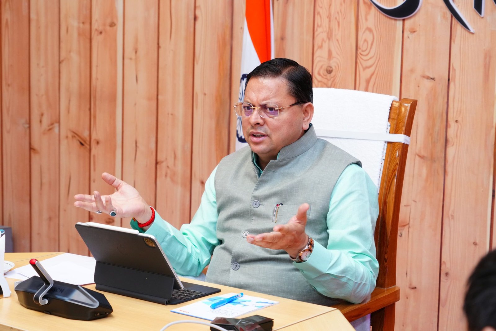 सुरक्षा मानकों से खिलवाड़ बर्दाश्त नही – सीएम धामी ने हैली सर्विस ऑपरेटर्स को कड़े शब्दों में स्पष्ट किया