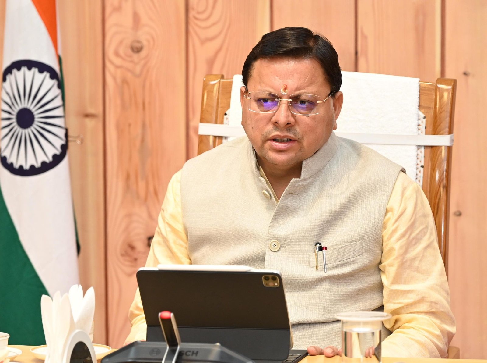 टॉपर्स को मिलेगा विशेष सम्मान, सीएम के निर्देश पर बनेंगे एक दिन के डीएम और एसपी