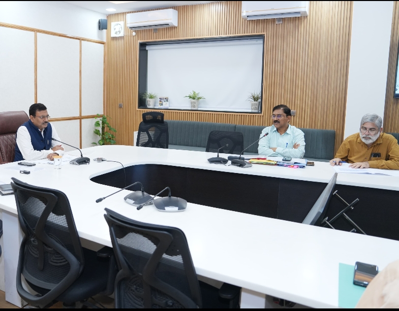 मुख्य सचिव आनंद बर्धन की अध्यक्षता में सचिवालय सभागार में पिटकुल(पावर ट्रांसमिशन कारपोरेशन ऑफ़ उत्तराखंड लिमिटेड) की समीक्षा बैठक आयोजित की गई।