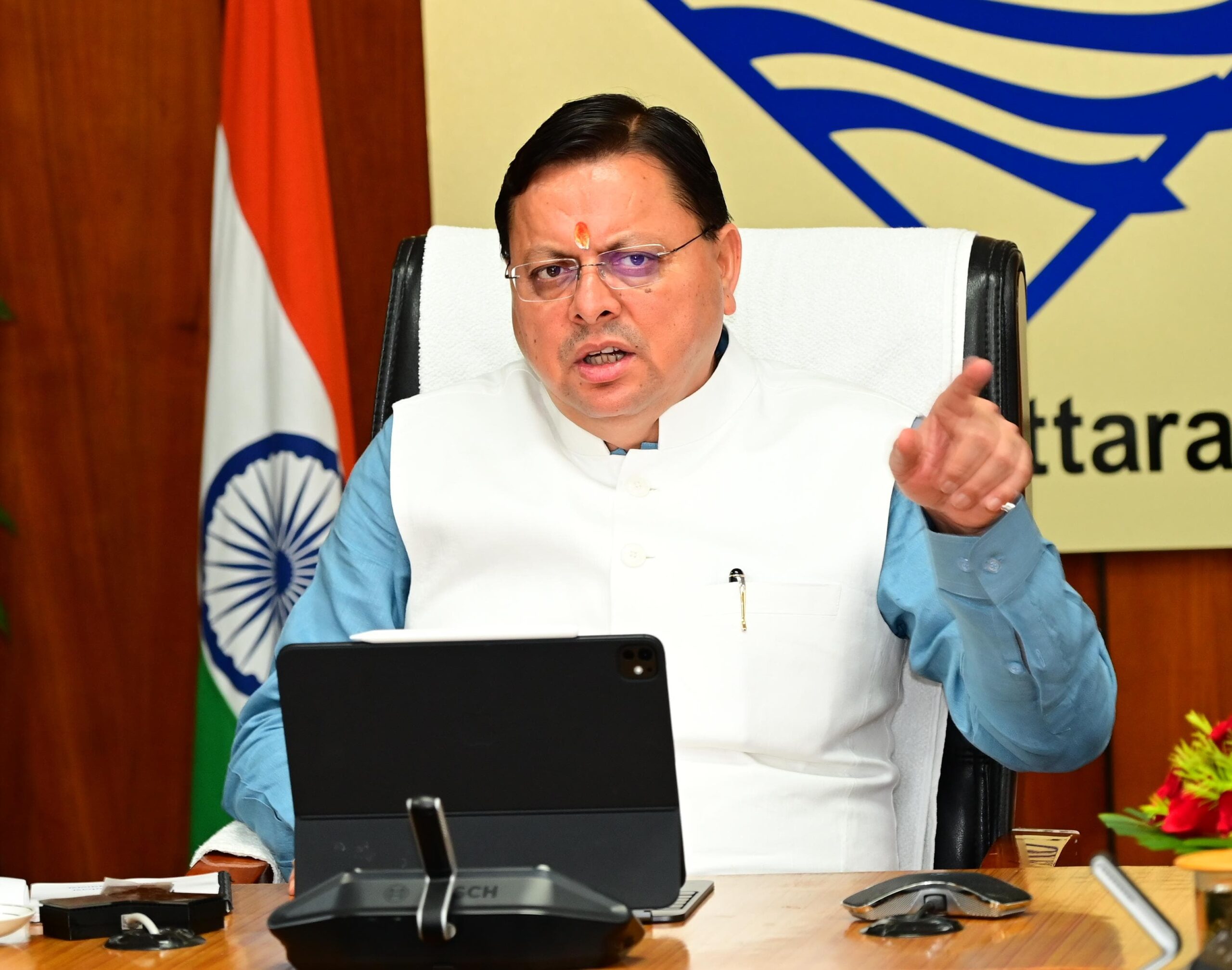 मुख्यमंत्री पुष्कर सिंह धामी ने सोमवार को सचिवालय में उच्च स्तरीय बैठक के दौरान अधिकारियों को निर्देश दिए कि प्रदेश के प्रमुख धार्मिक स्थलों हरिद्वार स्थित मनसा देवी – चंडी देवी मंदिर, टनकपुर स्थित पूर्णागिरि धाम, नैनीताल के कैंची धाम, अल्मोड़ा के जागेश्वर मंदिर, पौड़ी स्थित नीलकंठ महादेव मंदिर सहित अन्य प्रसिद्ध मंदिरों में श्रद्धालुओं की संख्या को ध्यान में रखते हुए समुचित व्यवस्थाएं सुनिश्चित की जाएं।