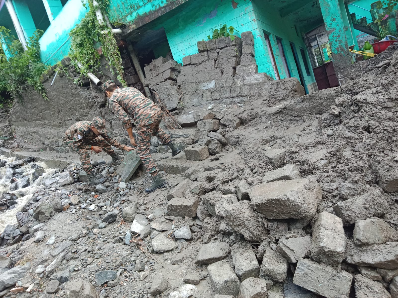 थराली आपदा: सीएम धामी ने जताया दुःख, राहत-बचाव कार्य तेज