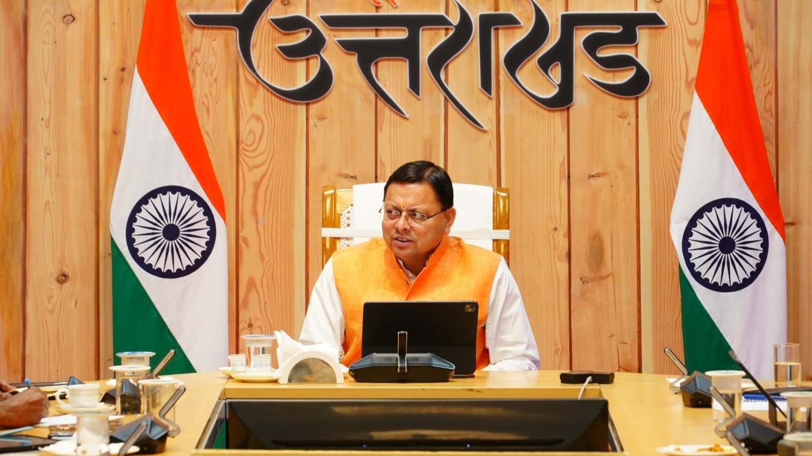 विभिन्न विभागों के वर्दीधारी पदों पर सीधी भर्ती के लिए एकीकृत भर्ती नियमावलियां लागू मुख्यमंत्री  पुष्कर सिंह धामी ने राज्य के युवाओं के हित में एकीकृत भर्ती की व्यवस्था बनाने के दिए थे निर्देश
