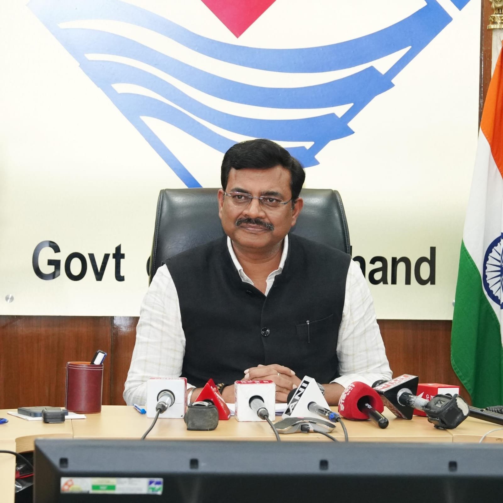 अधीनस्थ सेवा चयन आयोग परीक्षा प्रकरण की जांच एसआईटी करेगी – मुख्य सचिव हाईकोर्ट के रिटायर जज करेंगे एसआईटी जांच की निगरानी