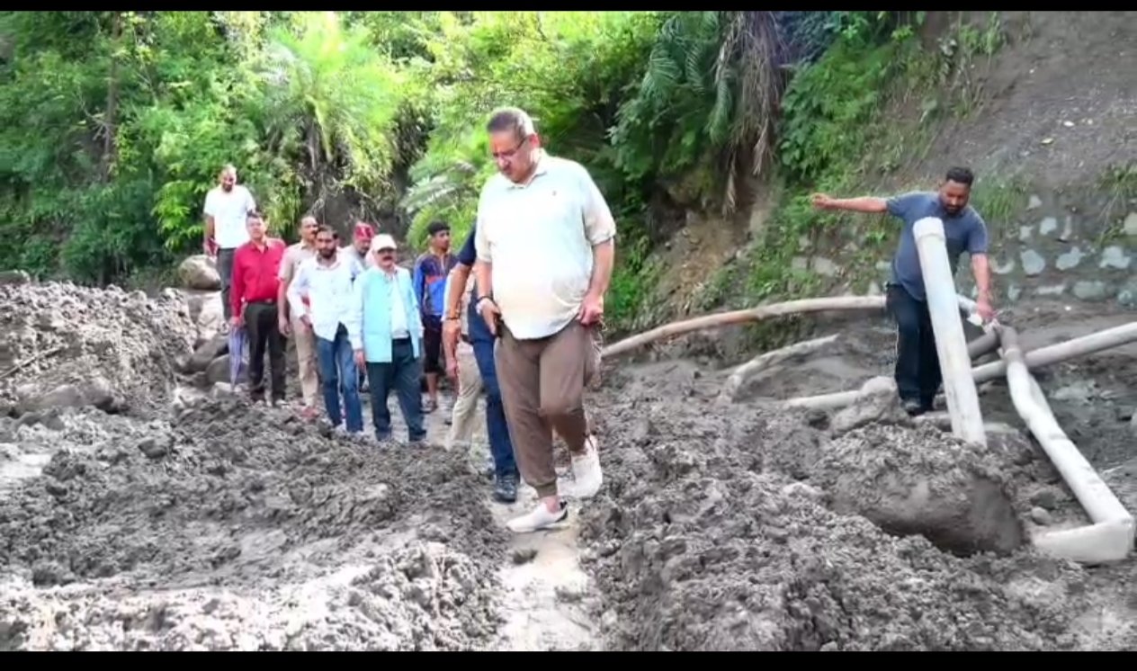 मसूरी में भारी बारिश से तबाही, कैबिनेट मंत्री गणेश जोशी ने 300 करोड़ के आर्थिक पैकेज की मांग की