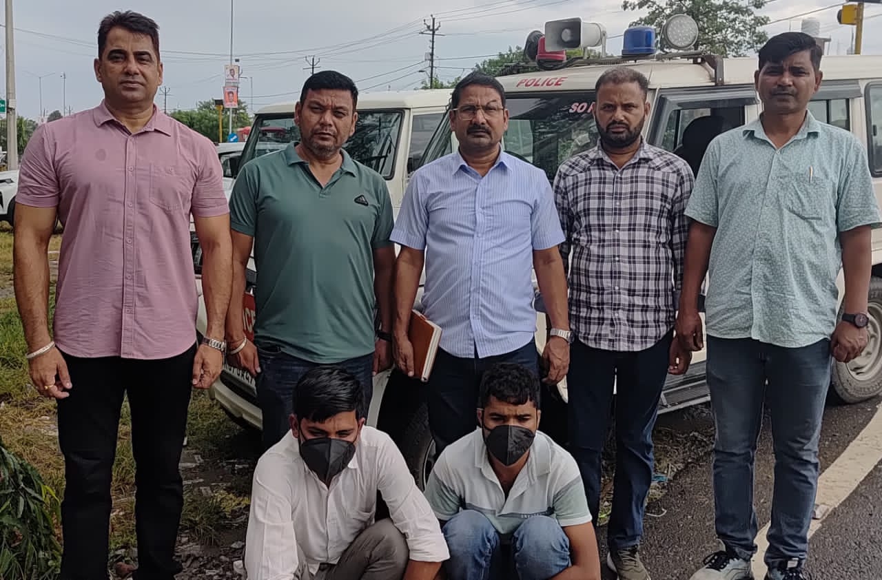 एसटीएफ की बड़ी कार्यवाही’’ इग्स-फ्री देवभूमि अभियान के तहत स्पेशल टास्क फोर्स, एसटीएफ ने अन्तर्राज्यीय तस्करों को भारी मात्रा की ड्रग्स के साथ यूपी-उत्तराखण्ड बार्डर से किया गिरफ्तार,उत्तराखण्ड से उत्तर प्रदेश तक का नशे का बड़ा नेक्सस एसटीएफ ने किया ध्वस्त। अफीम की अब तक की सबसे बड़ी बरामदगी,उत्तराखंड सप्लाई होनी थी नशे की सबसे बड़ी खेप’’ जनपद ऊधमसिंह नगर के पुलभट्टा क्षेत्र से 7 किलो अफीम की बड़ी बरामदगी,02 अन्तर्राज्यीय तस्करों को एसटीएफ ने थाना पुलभट्टा पुलिस के साथ ज्वाइंट ऑप्रेशन में किया गिरफ्तार।। पकड़े गये तस्करों के विरुद्ध उ0प्र0 में हत्या, लूट व एनडीपीएस एक्ट के दर्जनों मुकदमें पूर्व में पंजीकृत हैं।