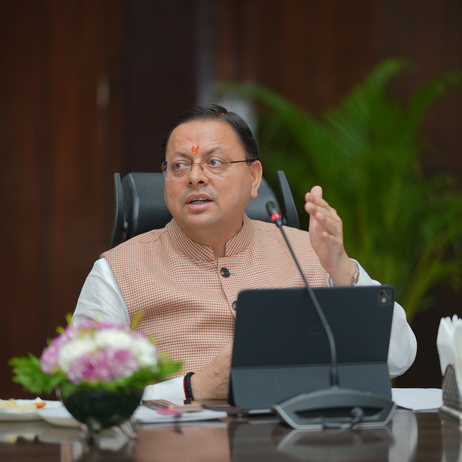 शिकायतकर्ता की संतुष्टि को मानक बनाकर किया जाए समस्याओं का निस्तारण – मुख्यमंत्री,मुख्यमंत्री पुष्कर सिंह धामी ने सीएम हेल्पलाइन 1905 की समीक्षा में दिए निर्देश
