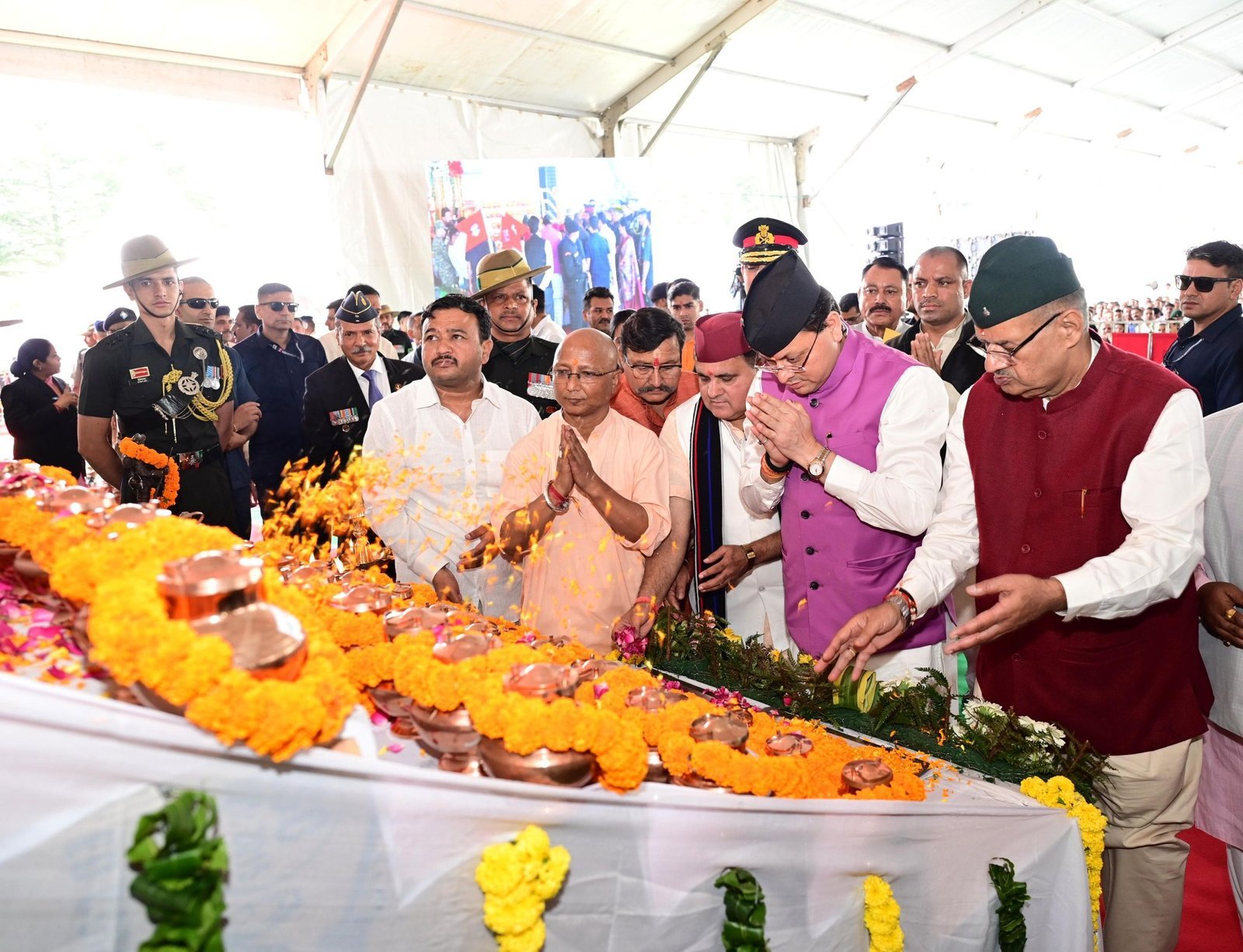 मुख्यमंत्री  पुष्कर सिंह धामी ने लैंसडाउन में शहीद सम्मान समारोह मे किया प्रतिभाग,वीरगाथाओं को नमन करते हुए मुख्यमंत्री धामी ने की महत्वपूर्ण घोषणाएँ,सैन्य धाम अमर आत्माओं का प्रतीक, आने वाली पीढ़ियों को करेगा प्रेरित : मुख्यमंत्री