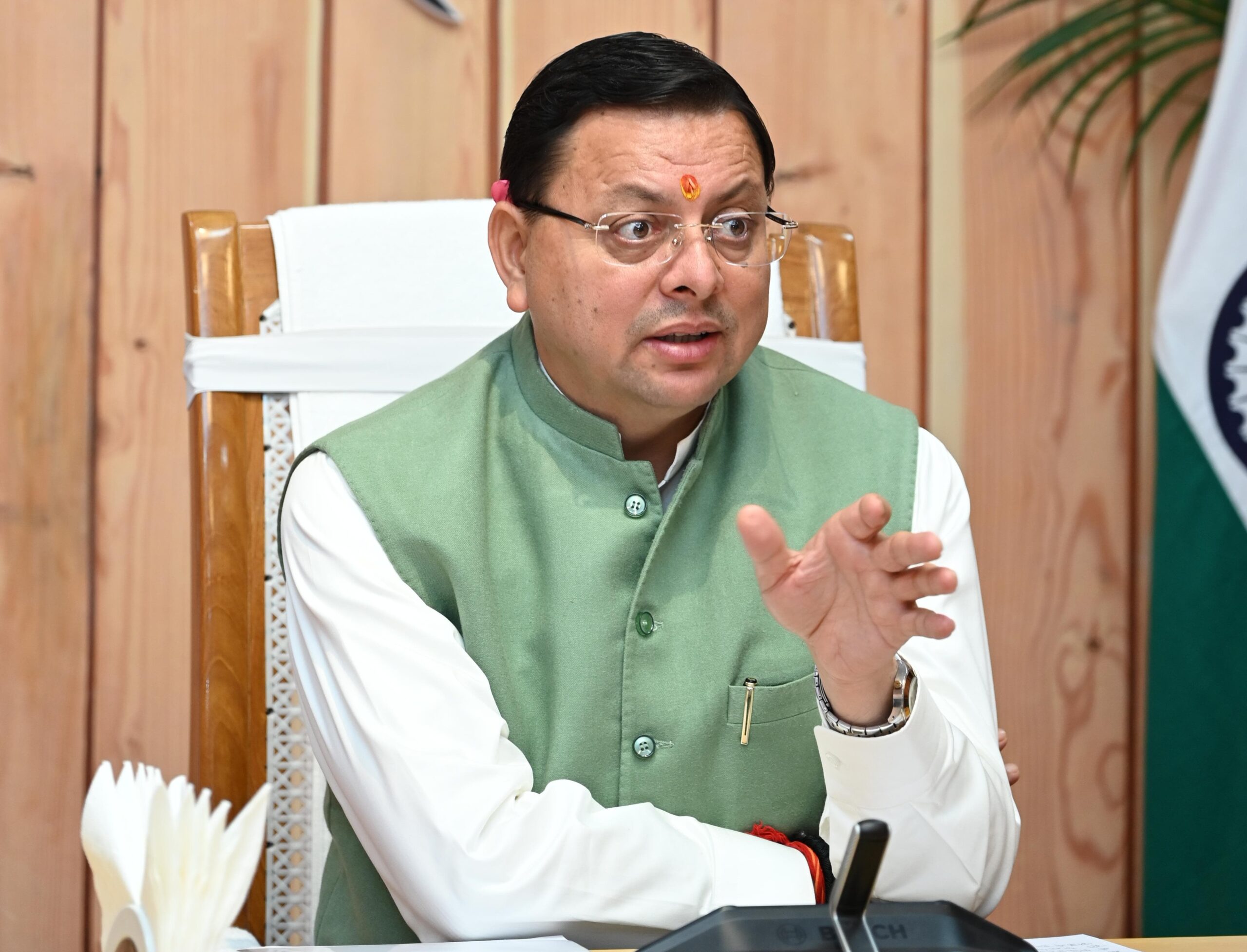 मुख्यमंत्री पुष्कर सिंह धामी ने बुधवार को मुख्यमंत्री आवास में आयोजित उच्च स्तरीय बैठक के दौरान अधिकारियों को निर्देश दिए कि राज्य के दोनों मंडलों में एक-एक स्प्रिचुअल इकोनॉमिक जोन की स्थापना के लिए विस्तृत कार्ययोजना (रोडमैप) शीघ्र तैयार की जाए।