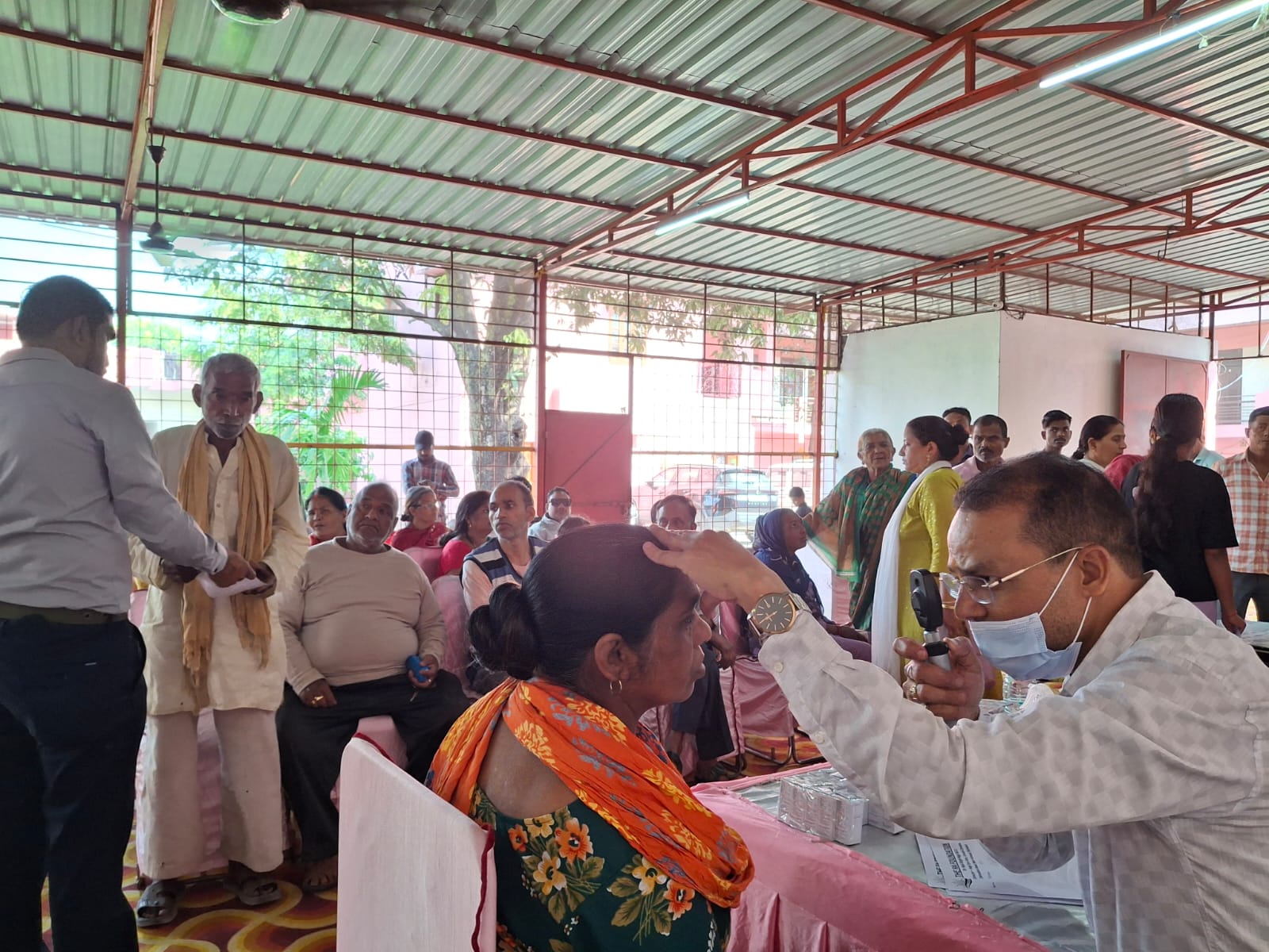 डॉ. राजे नेगी की पहल से 205 लोगों को मिला निःशुल्क स्वास्थ्य लाभ