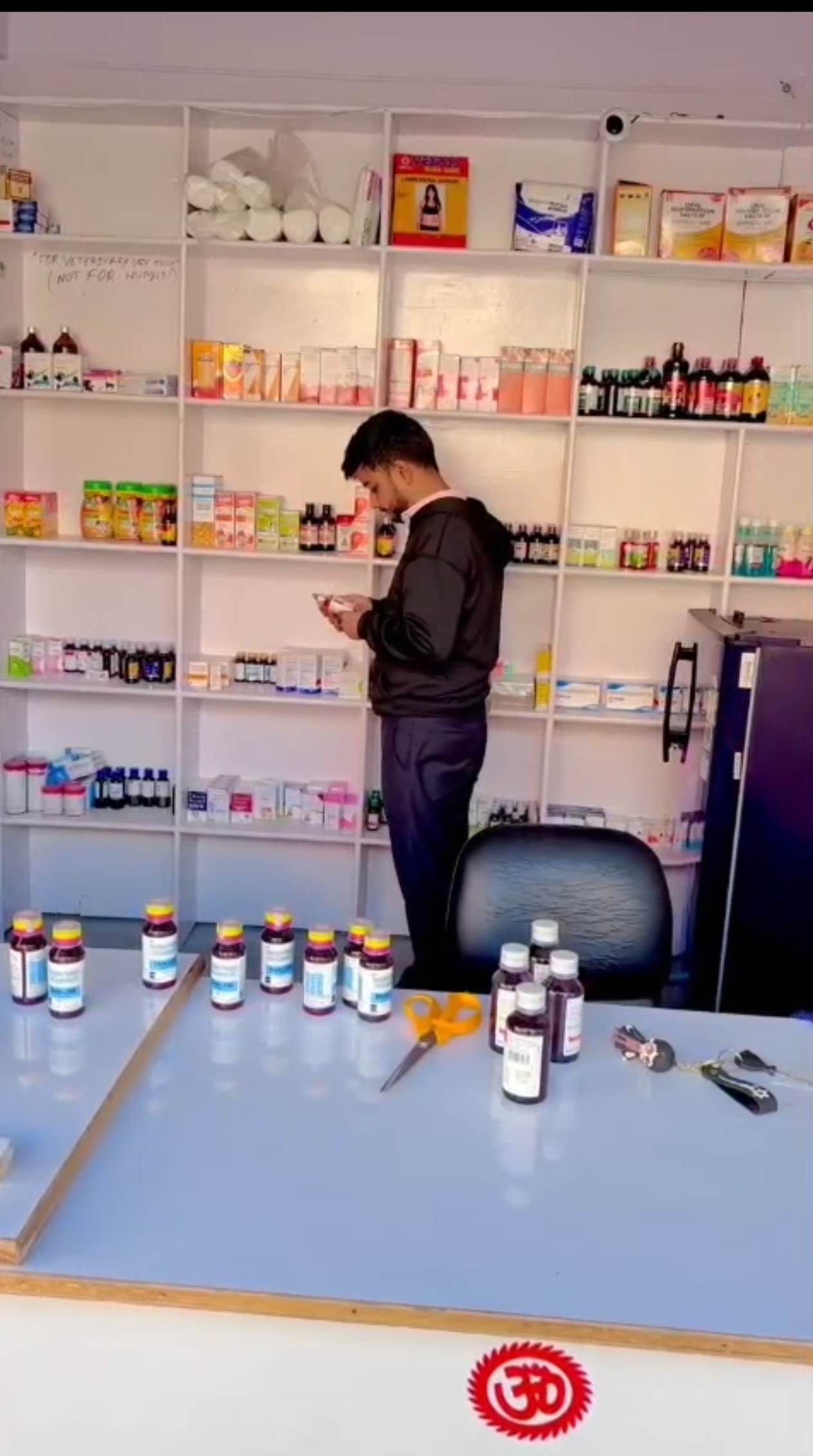 दवा दुकानों पर FDSA की बड़ी कार्रवाई: 29 सैंपल जब्त, बिना फार्मासिस्ट के बिक्री पर रोक के आदेश