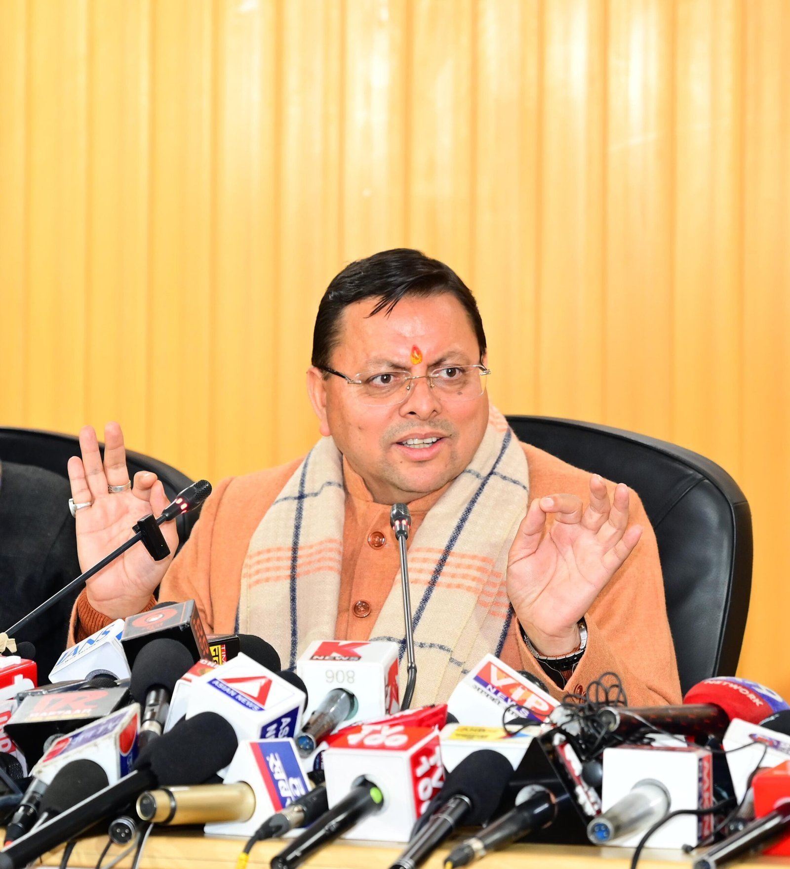 भ्रष्टाचार पर मुख्यमंत्री पुष्कर सिंह धामी का प्रहार जारी, हरिद्वार में रिश्वत लेते जिला पूर्ति अधिकारी व सहायक गिरफ्तार