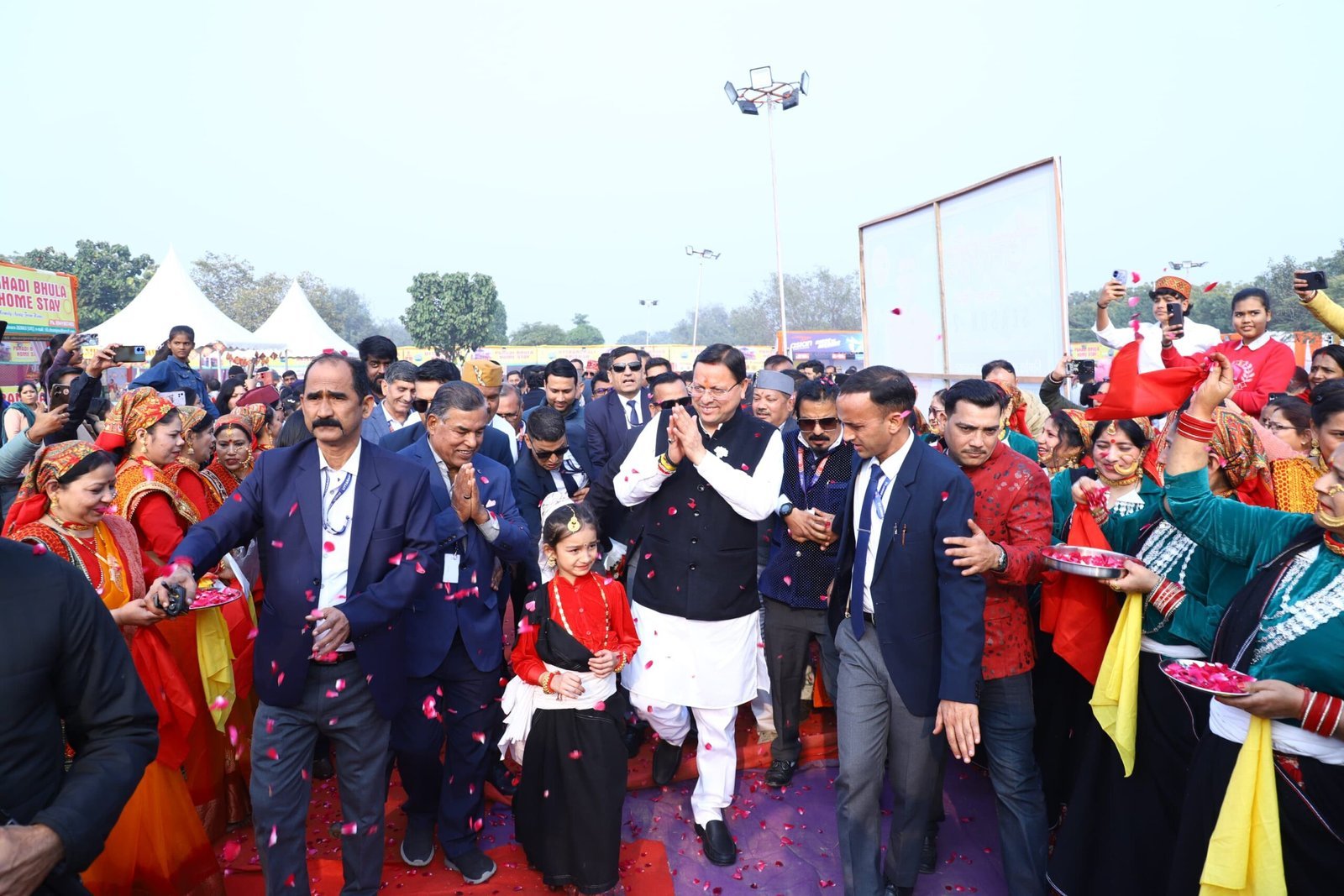 प्रवासी उत्तराखण्डियों से संवाद का सशक्त मंच बना ‘उत्तराखण्ड महोत्सव रोहिणी–02’,लोक संस्कृति को विकास से जोड़ने की दिशा में सरकार निरंतर कार्यरत : मुख्यमंत्री धामी