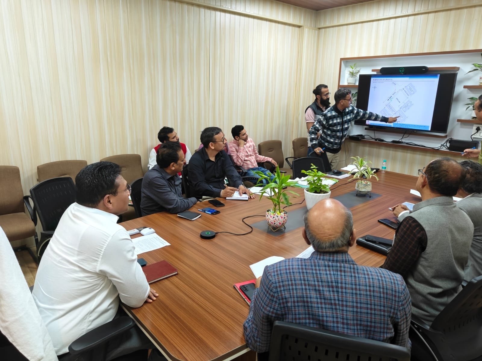 पर्यटन को लगेंगे पंख: सचिव आवास डॉ. आर. राजेश कुमार ने की झील सौंदर्यीकरण परियोजनाओं की समीक्षा