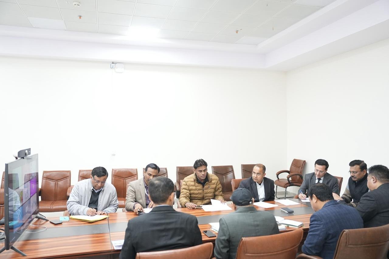 प्रदेश में घरेलू गैस सिलेंडर की कोई कमी नहीं, अफवाहों पर सख्त कार्रवाई के निर्देश,मुख्य सचिव आनंद बर्द्धन ने अधिकारियों के साथ की समीक्षा बैठक