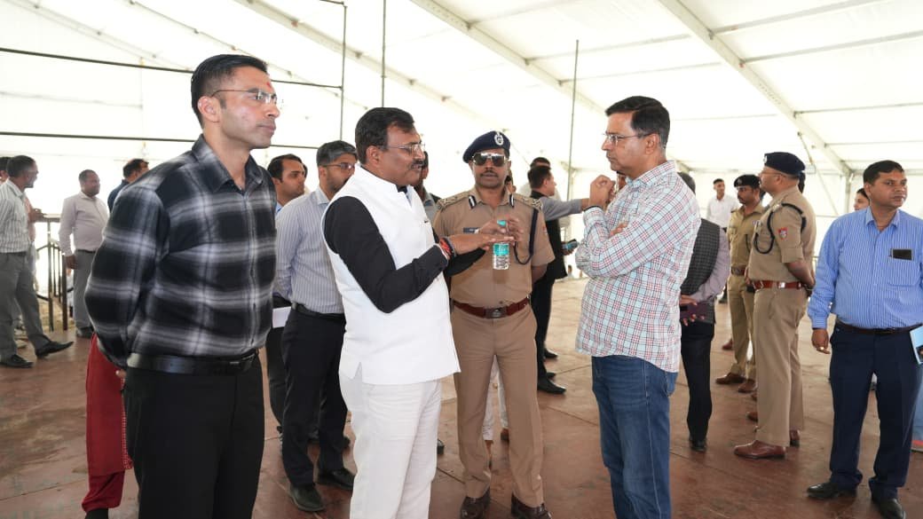 पीएम मोदी के उत्तराखंड दौरे की तैयारी तेज; मुख्य सचिव और DGP ने कार्यक्रम स्थल का किया स्थलीय निरीक्षण