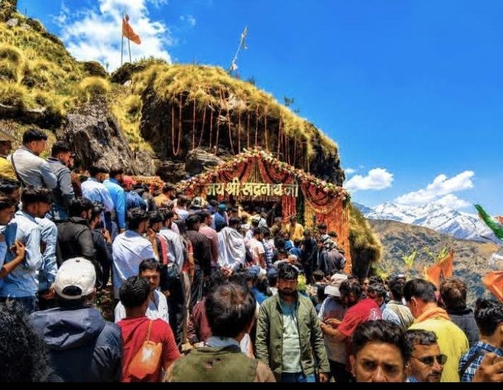 चतुर्थ केदार भगवान रुद्रनाथ के कपाट खुले: 21 किमी की कठिन चढ़ाई पार कर पहुंचे श्रद्धालु, मुखाकृति के हुए दिव्य दर्शन