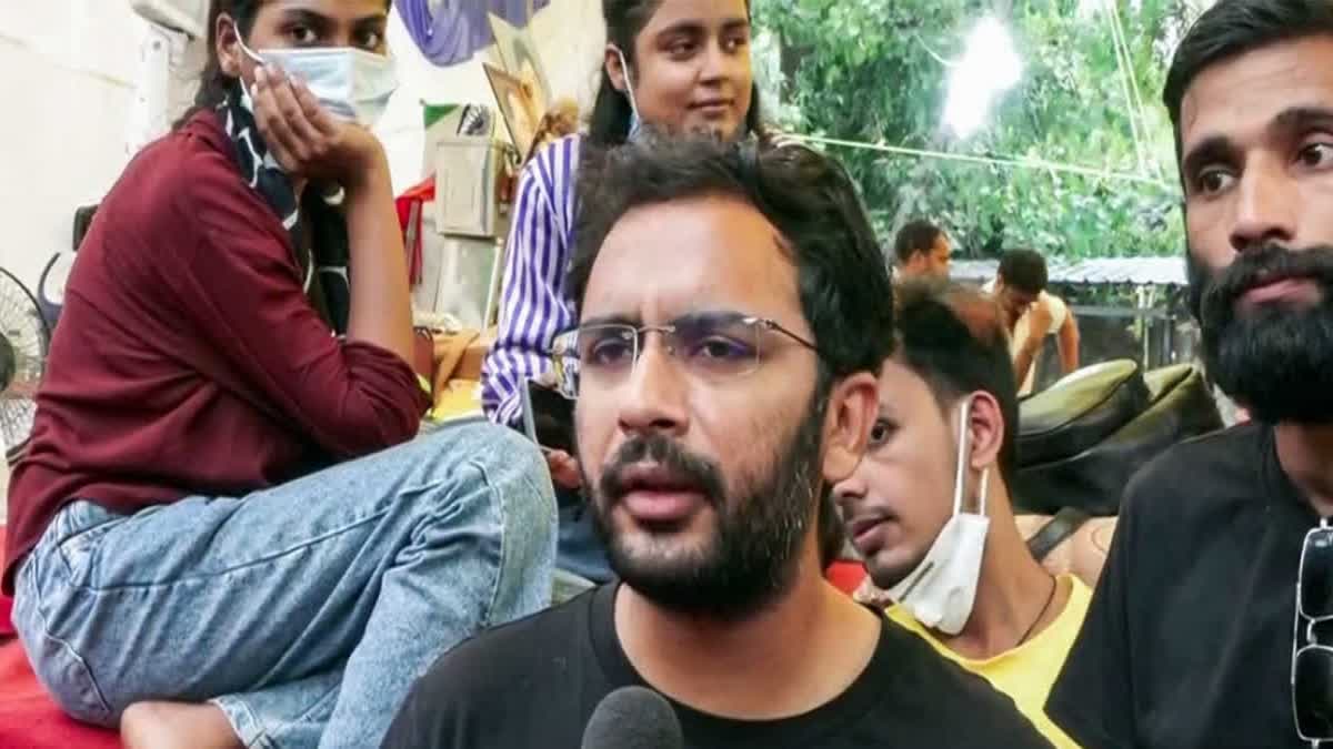 असम में कॉकरोच जनता पार्टी के नेता आशुतोष रांका और कई कार्यकर्ता हिरासत में