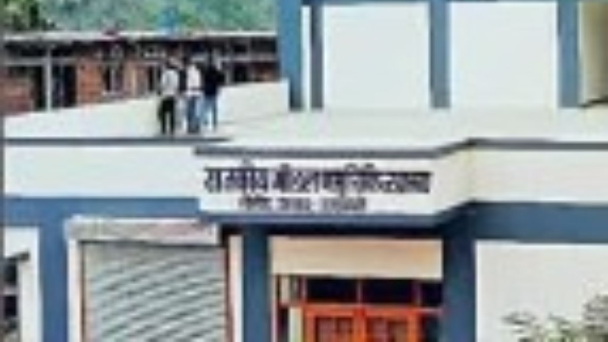 उत्तराखंड: पांच करोड़ रुपये की लागत से बना मॉडल पशु चिकित्सालय, डेढ़ साल बाद भी सुविधाएं अधूरी