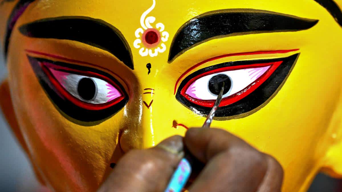 पश्चिम बंगाल में भव्य रूप से मनेगा दुर्गा पूजा उत्सव, प्रधानमंत्री मोदी करेंगे चक्षु दान