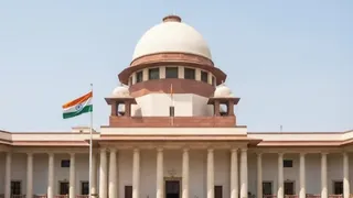 सुप्रीम कोर्ट का बड़ा फैसला: पटाखों पर पूर्ण प्रतिबंध से इनकार, तय होगा आतिशबाजी का समय