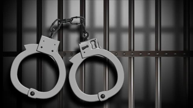 हिमाचल पुलिस ने चोरी का माल हड़पने के आरोप में आबकारी दरोगा और सिपाही समेत चार को किया गिरफ्तार
