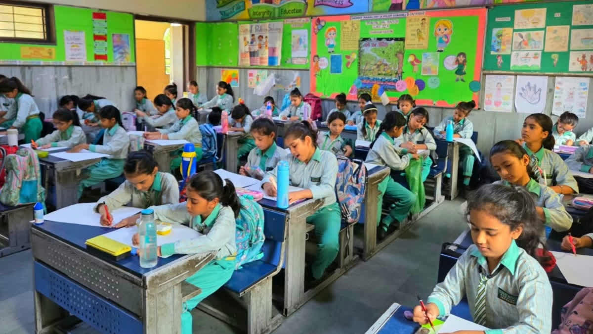 दिल्ली सरकार ने निजी जमीन पर स्कूल खोलने के नियमों में दी ढील
