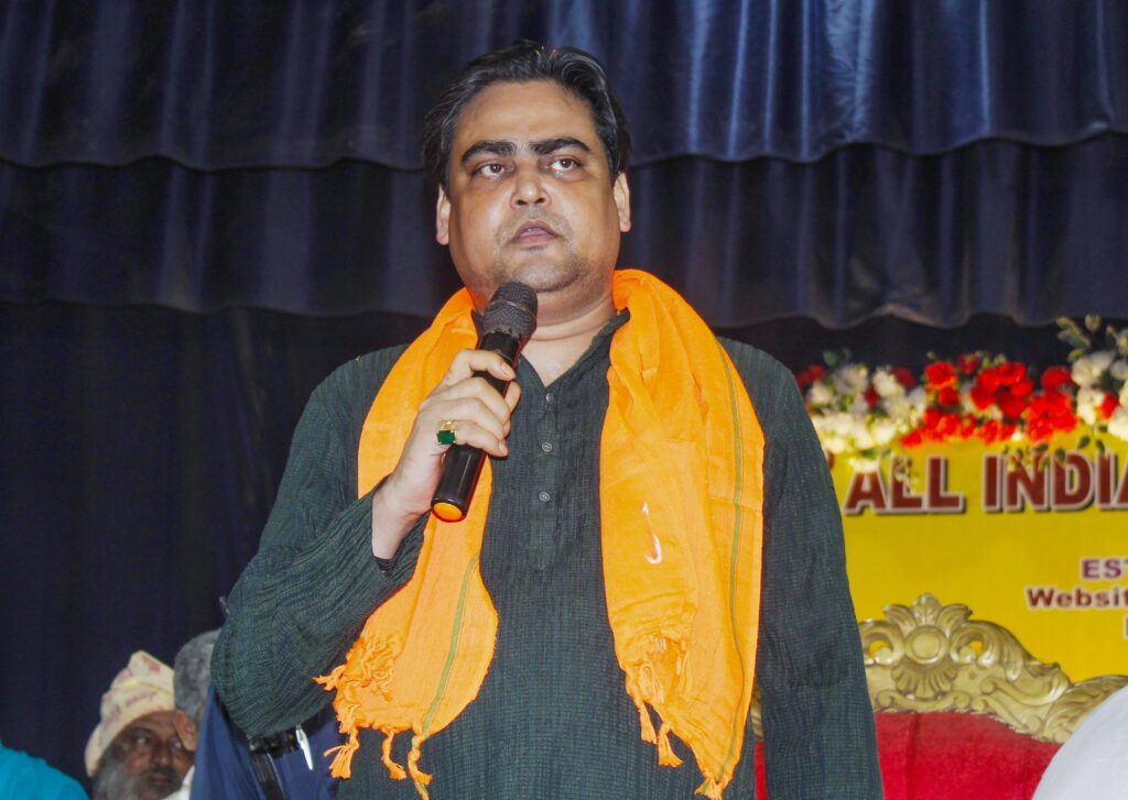 पश्चिम बंगाल: ठाकुनगर में सुवेंदु अधिकारी के दौरे से तेज हुई राजनीतिक सरगर्मी