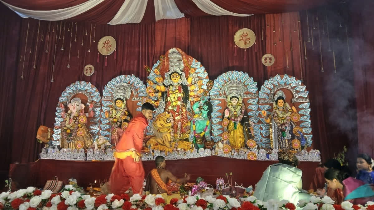 बेंगलुरु के त्रिनैयनी दुर्गा पूजा में गूंजी ‘नारी शक्ति’ की गूंज