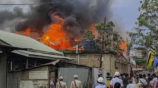 मणिपुर के कामजोंग जिले में भड़की हिंसा, 15 घर आग के हवाले और एक की मौत