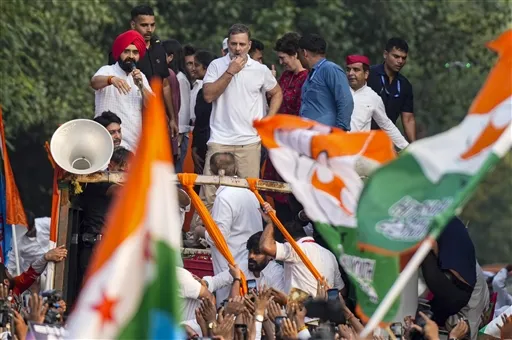 मुख्य चुनाव आयुक्त को हटाने और एसआईआर के खिलाफ विपक्ष का सुप्रीम कोर्ट तक मार्च